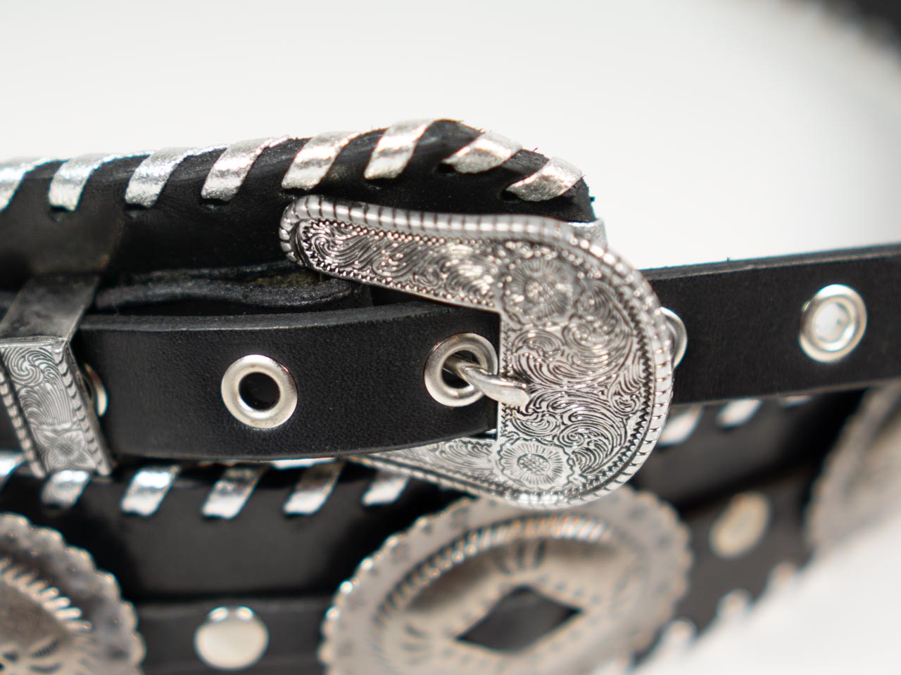 dru whitefeather dd silver lace edge small buckle