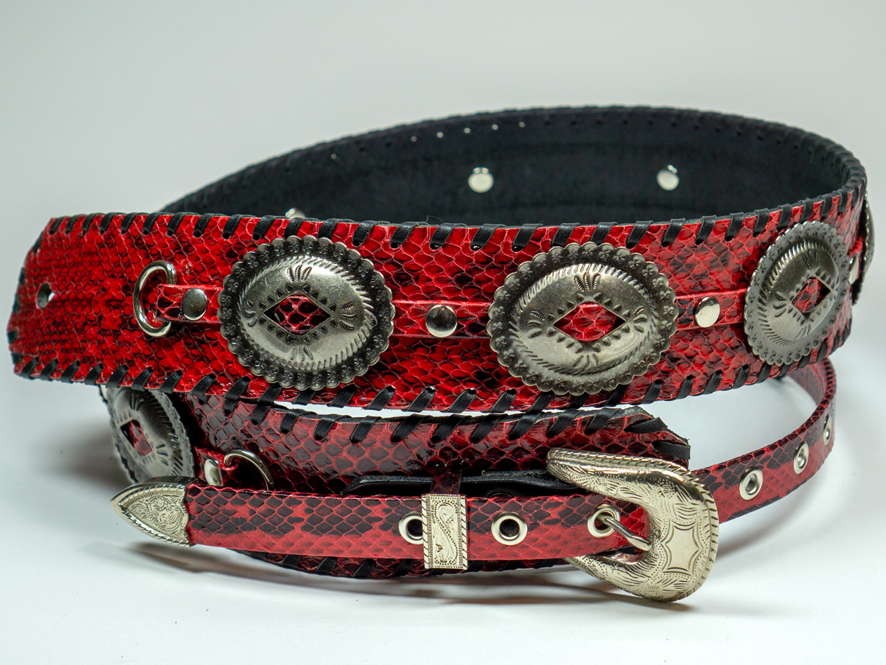 dru whitefeather Q red large concho