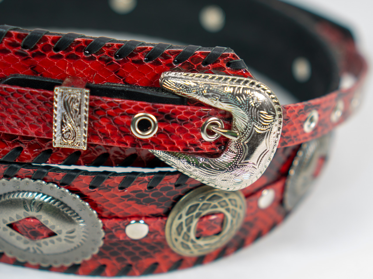 dru whitefeather Q red small large concho